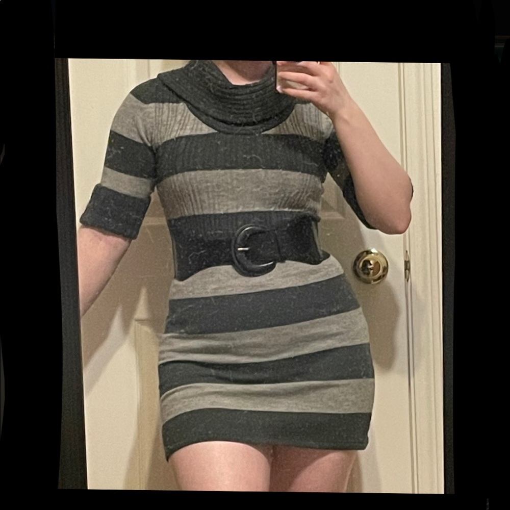 Takeout Short Sweater Dress